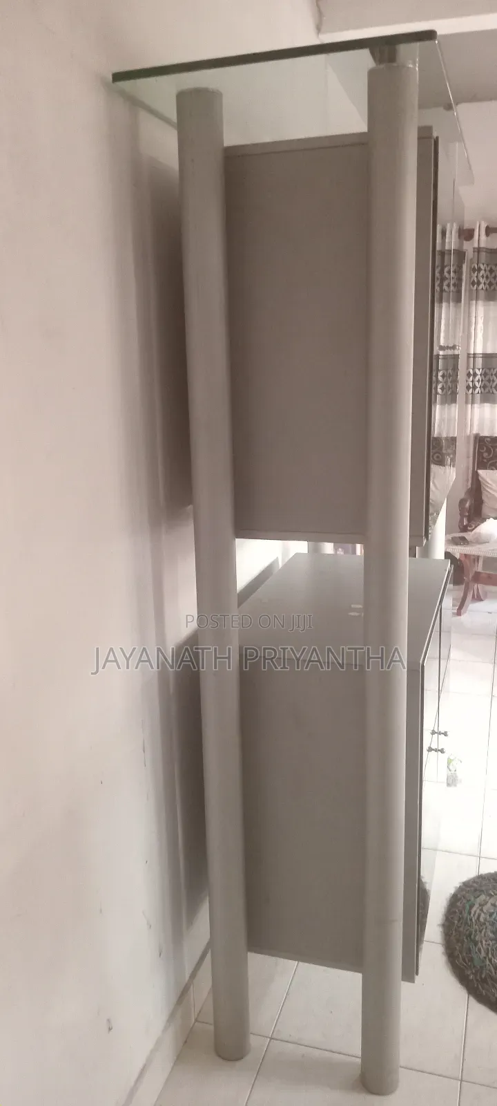 Switzerland නිෂ්පාදනයකි,වීදුරු සහ ස්ටෙින්ලස් ස්ටීල් වලින් නිපදවා ඇත. .