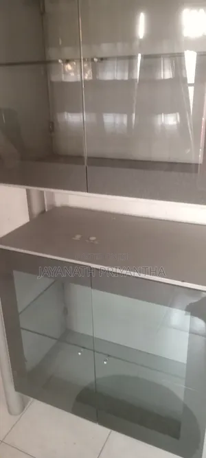 Switzerland නිෂ්පාදනයකි,වීදුරු සහ ස්ටෙින්ලස් ස්ටීල් වලින් නිපදවා ඇත. .