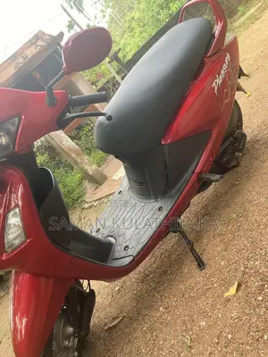 Honda 2011 Red