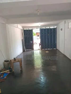 Commercial Building for Shop / Warehouse Rent