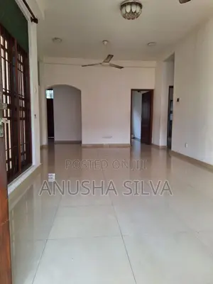3bdrm House in 99B Sri Somerathana for rent