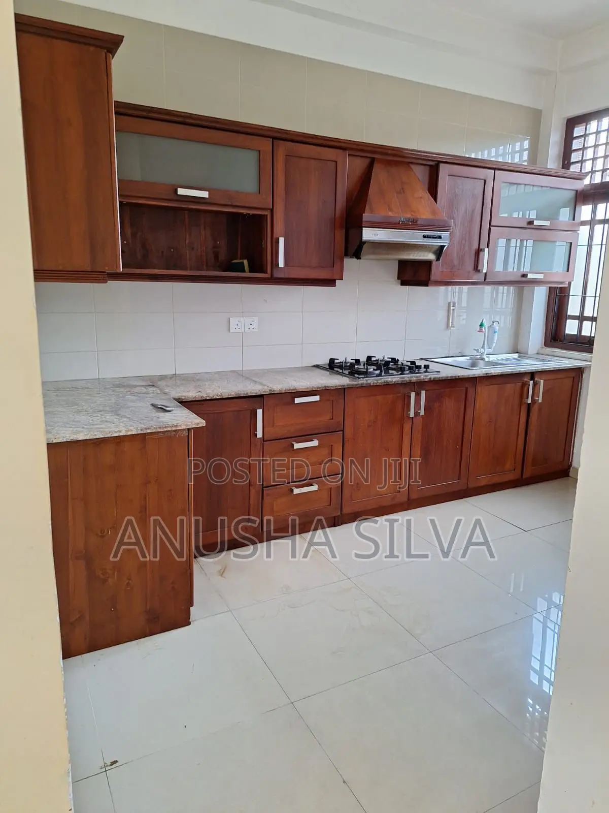 3bdrm House in 99B Sri Somerathana for rent