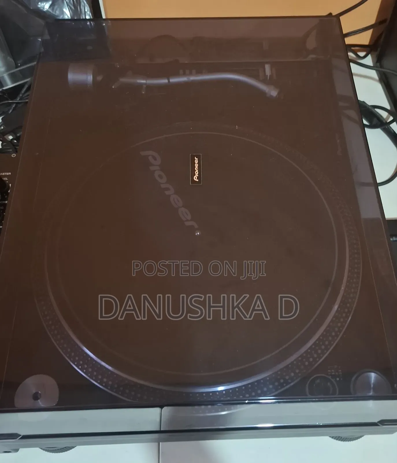 Pioneer PLX 1000 Turntables