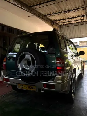 Suzuki Grand Vitara 2000 Green