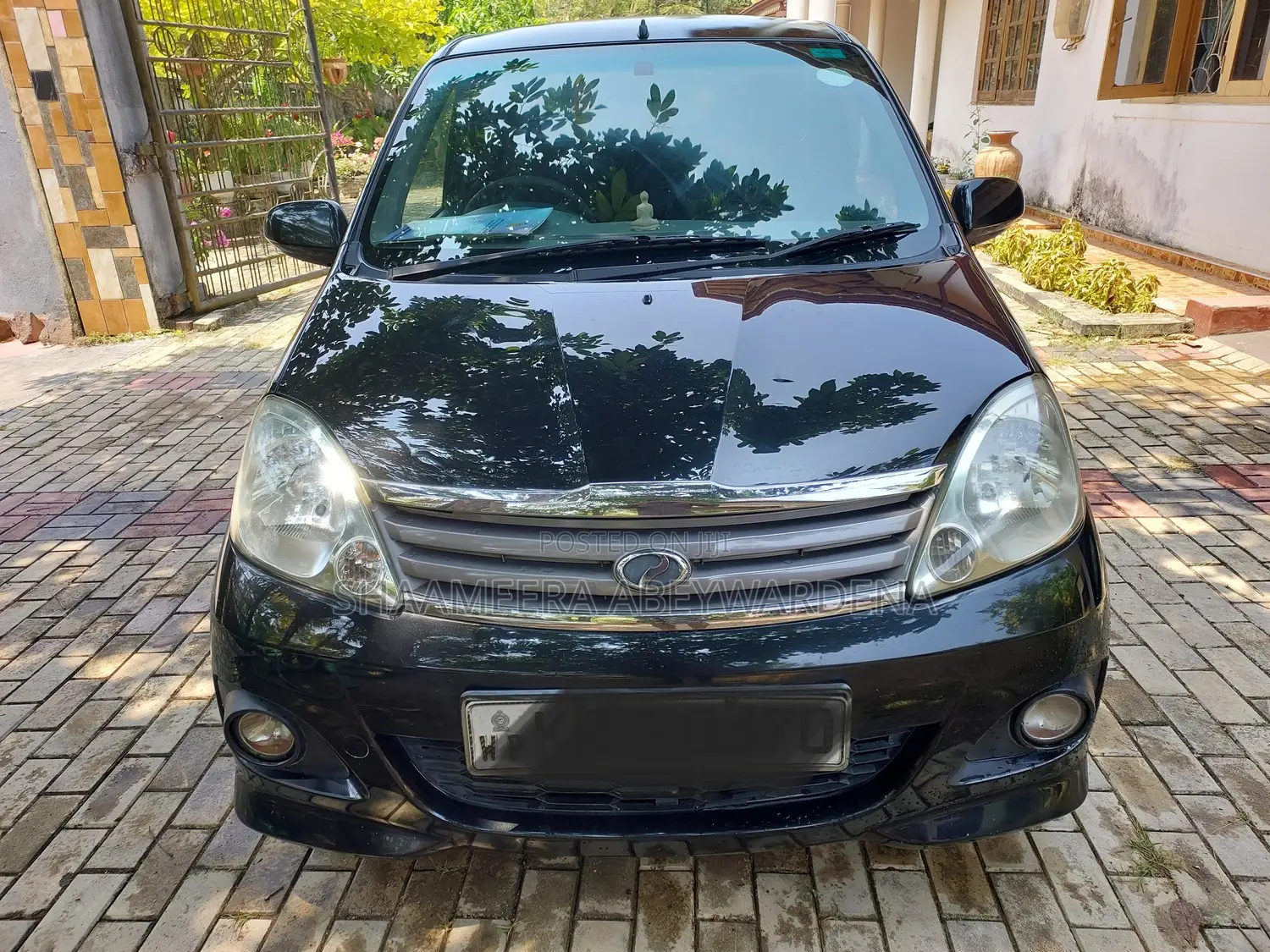 Car 2011 Black