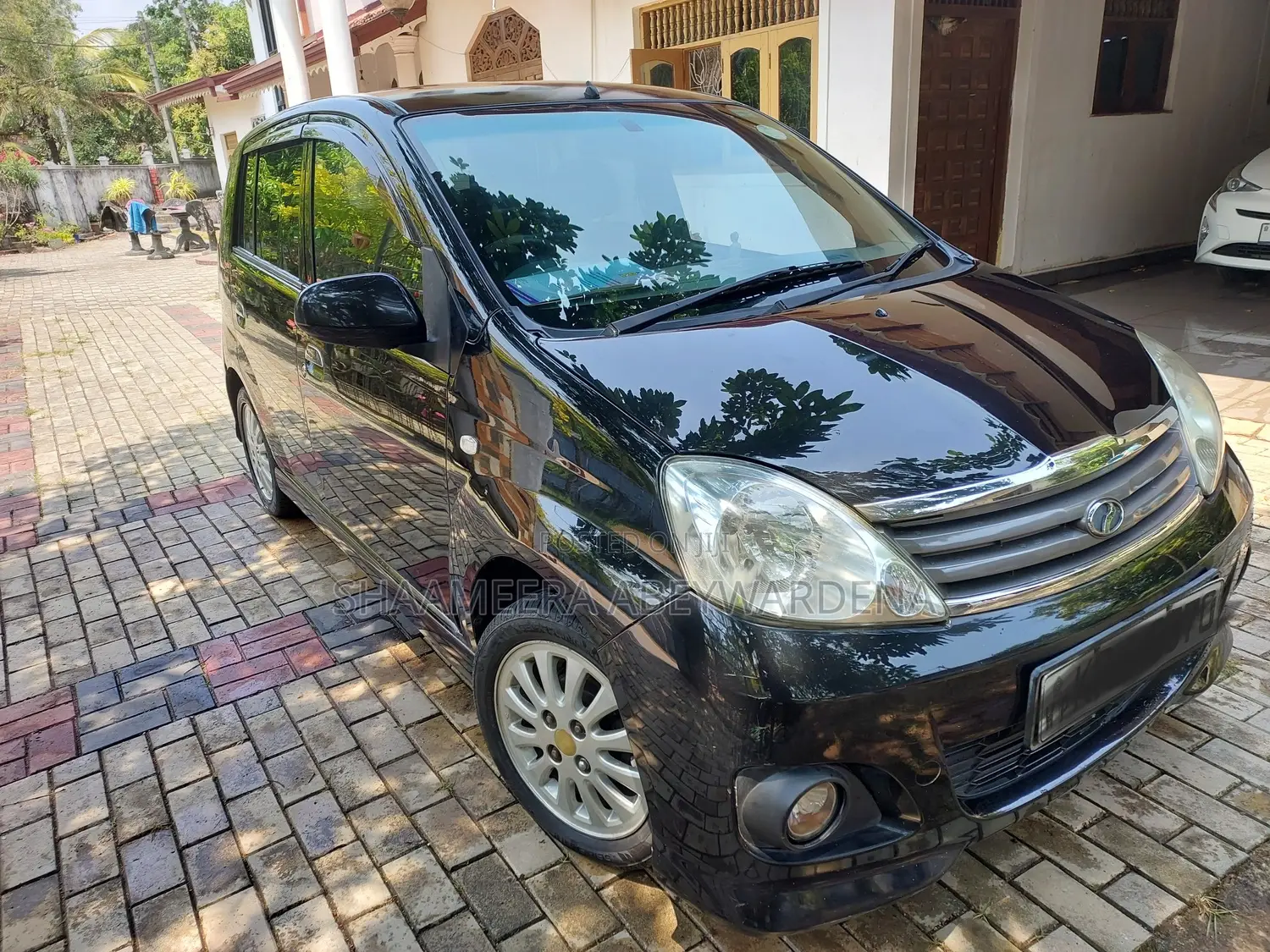 Car 2011 Black