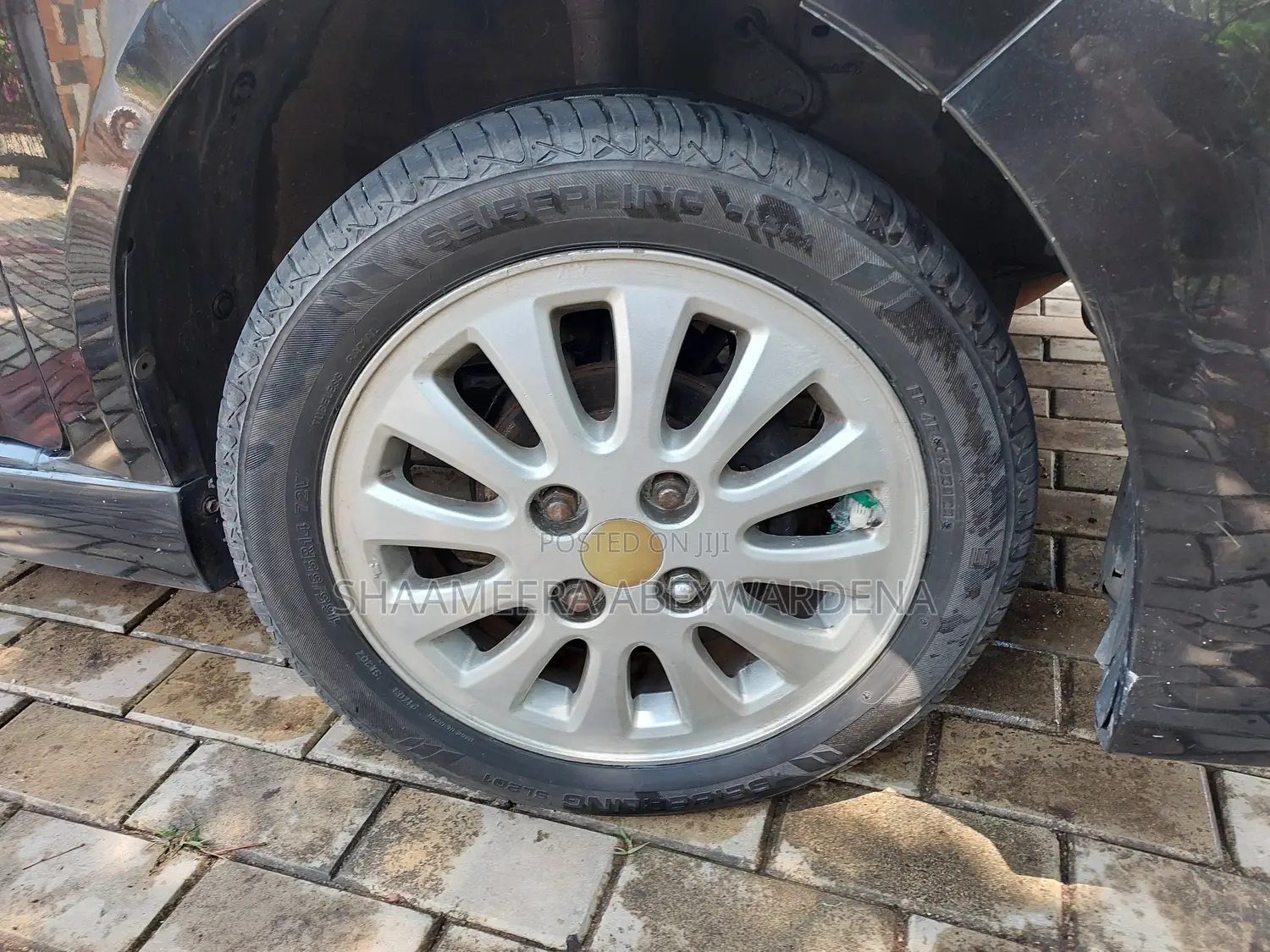Car 2011 Black