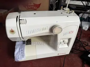 Singer Portable 8215 Sewing Machine