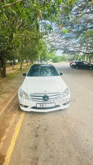 Mercedes-Benz C180 2011 Off white