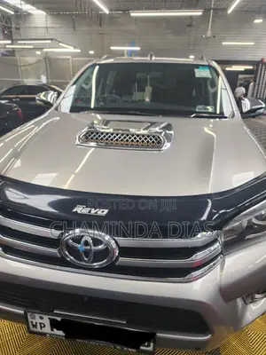 Toyota Hilux 2016 Gray