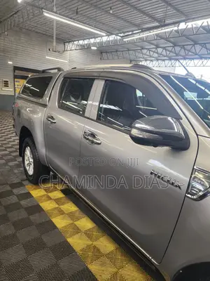 Toyota Hilux 2016 Gray