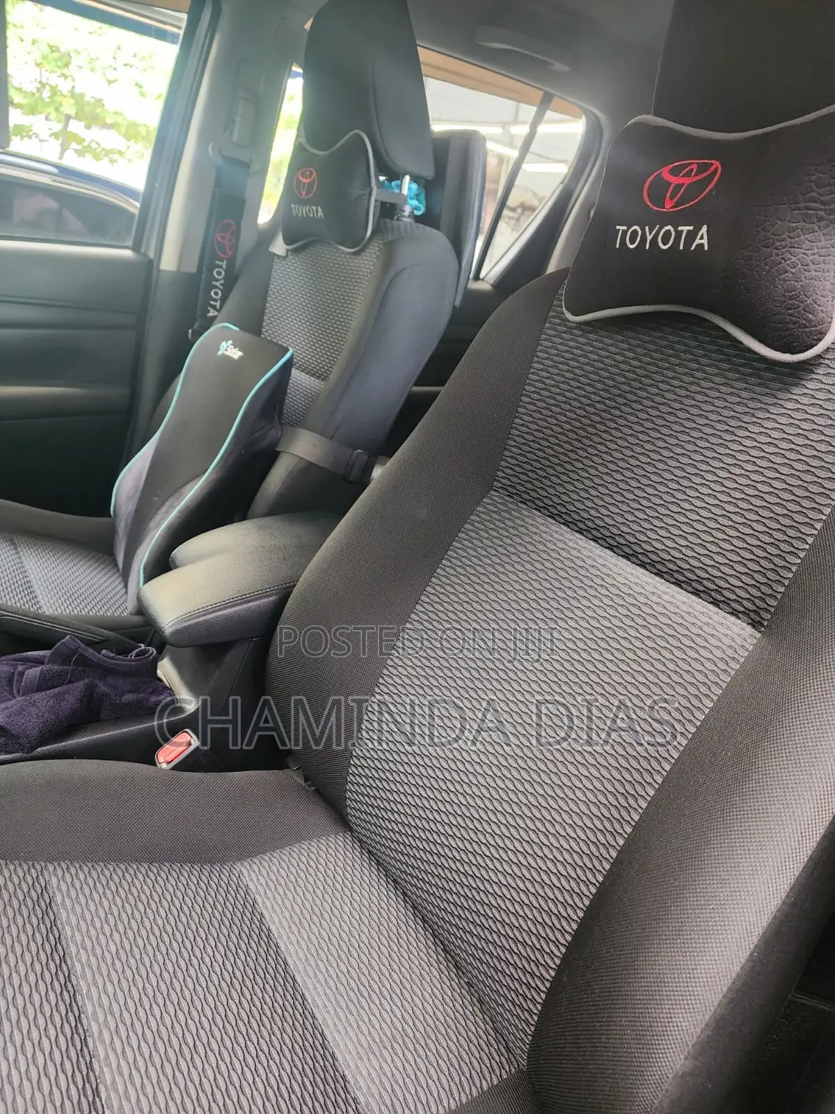 Toyota Hilux 2016 Gray