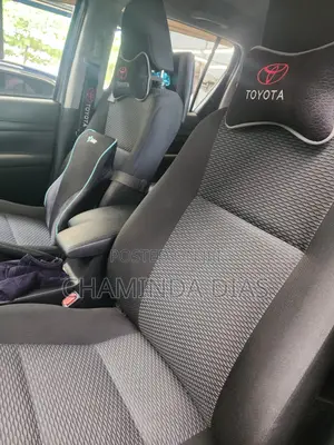 Toyota Hilux 2016 Gray