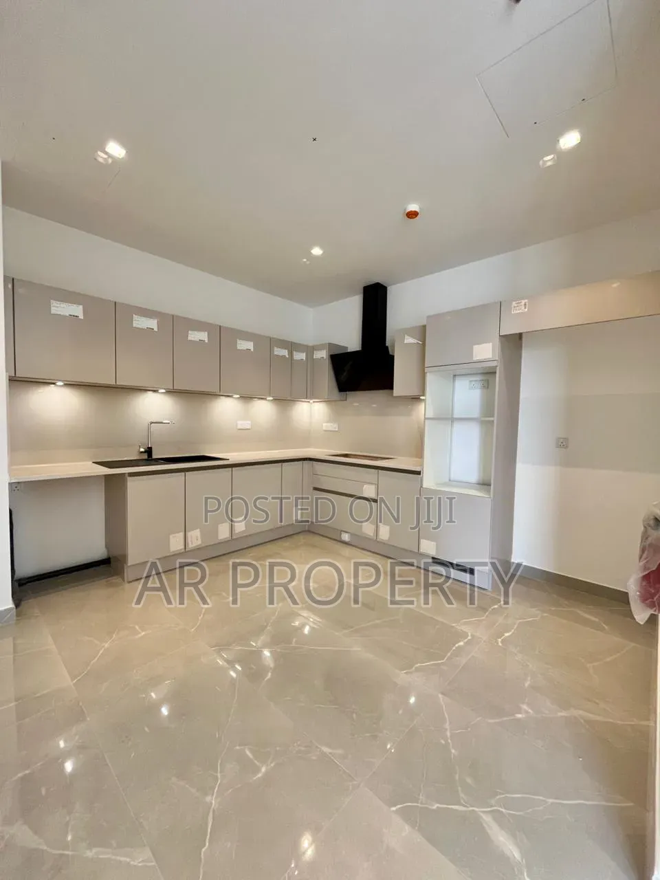 3bdrm Apartment in Colombo City for sale