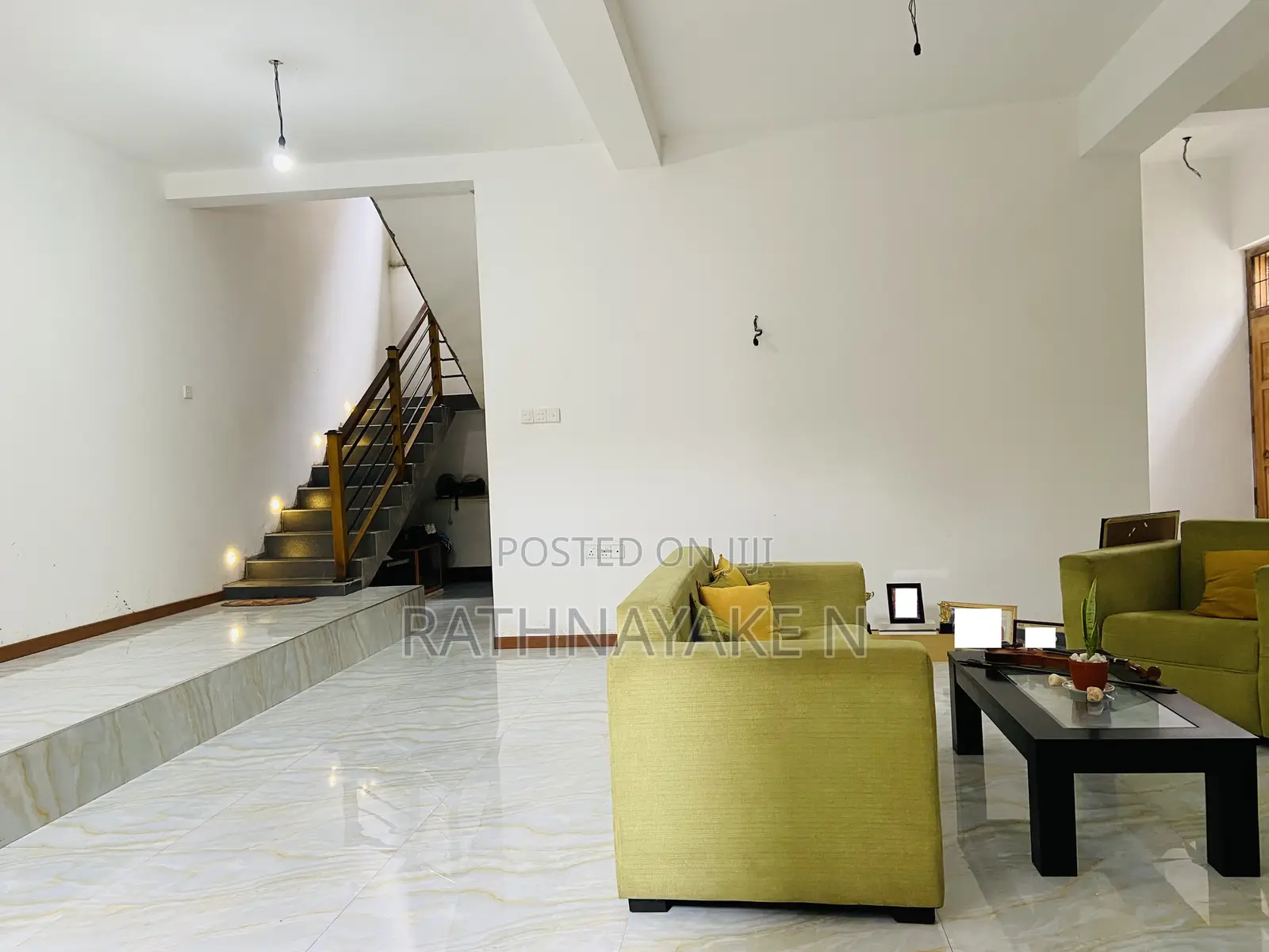 5bdrm House in Ja-Ela for sale