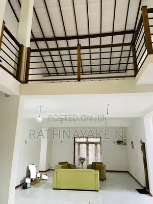 5bdrm House in Ja-Ela for sale
