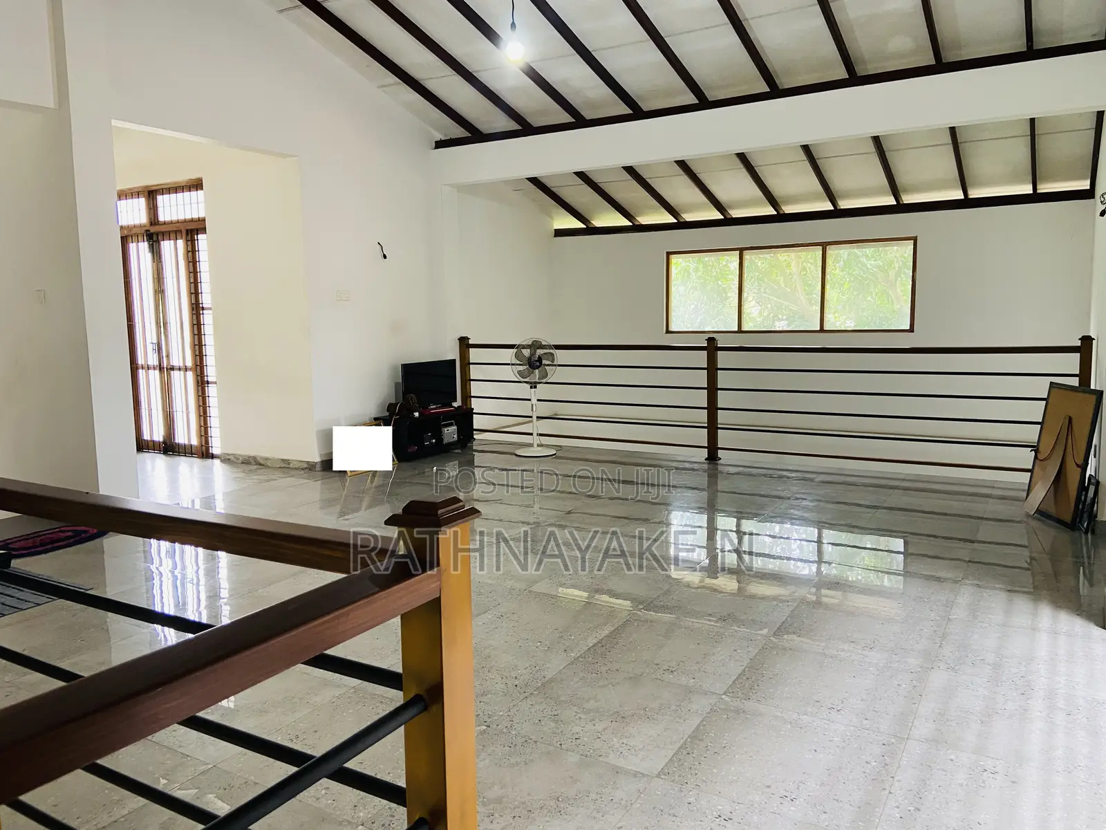 5bdrm House in Ja-Ela for sale