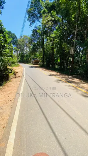 4bdrm House in Middeniya, Angunakolapellessa for sale
