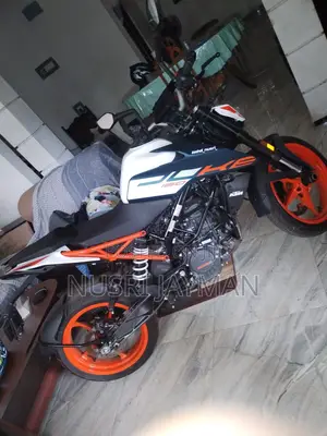 New KTM 2025 Orange