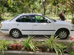 Nissan FB15 2000 White