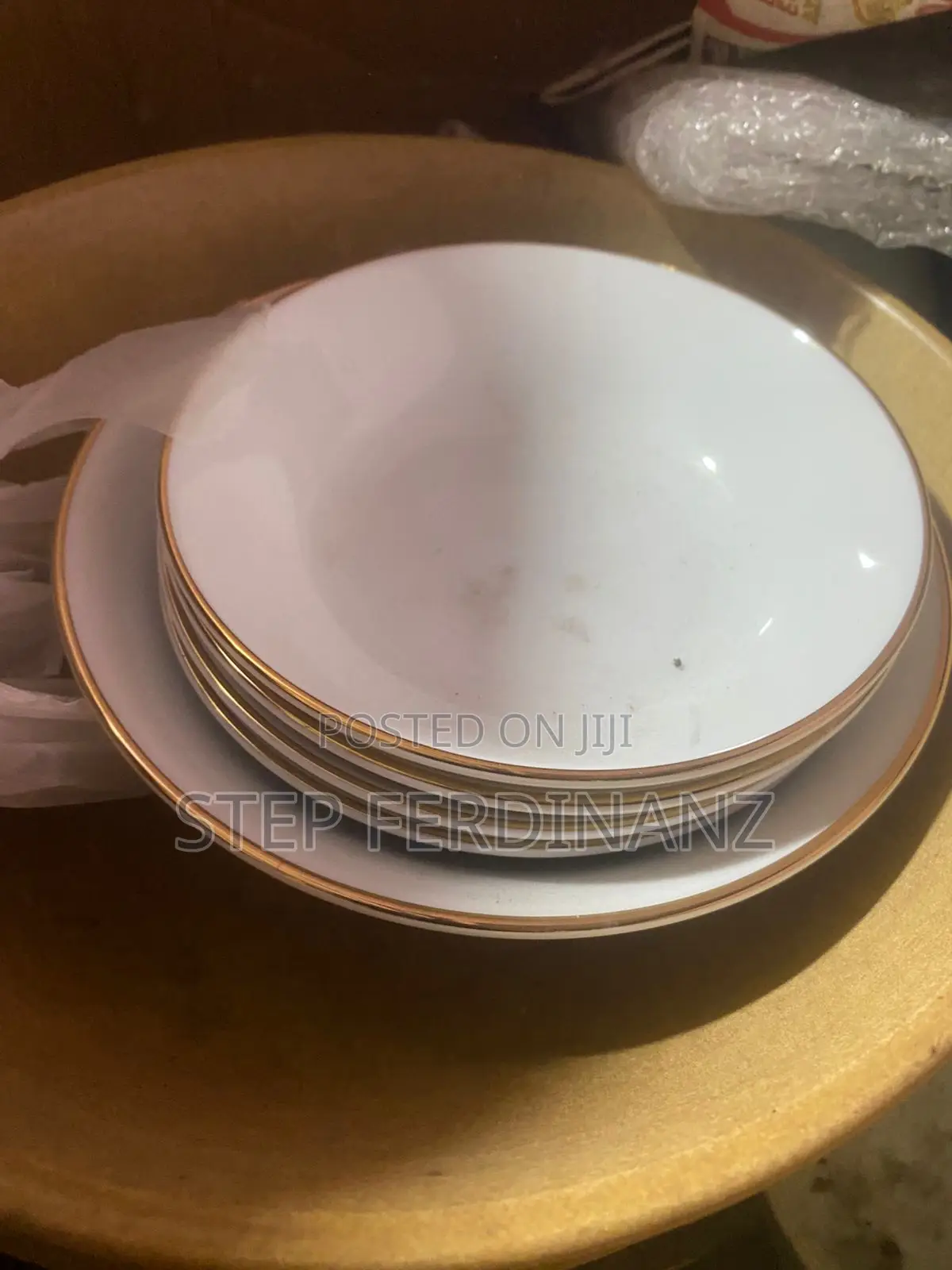 Tea Cups, Sauces, Tea Pots N Etc