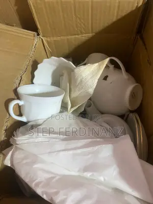 Tea Cups, Sauces, Tea Pots N Etc