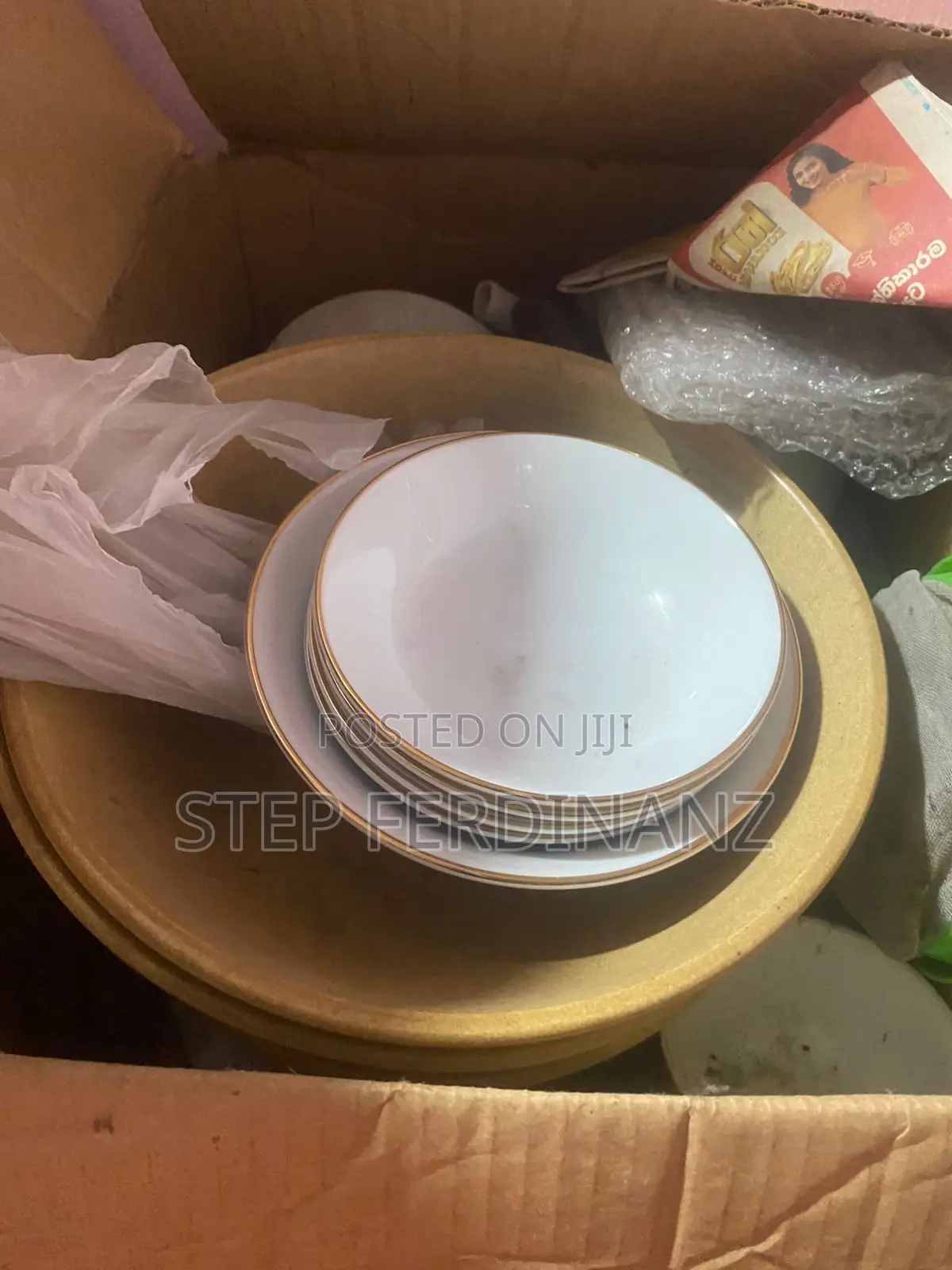 Tea Cups, Sauces, Tea Pots N Etc