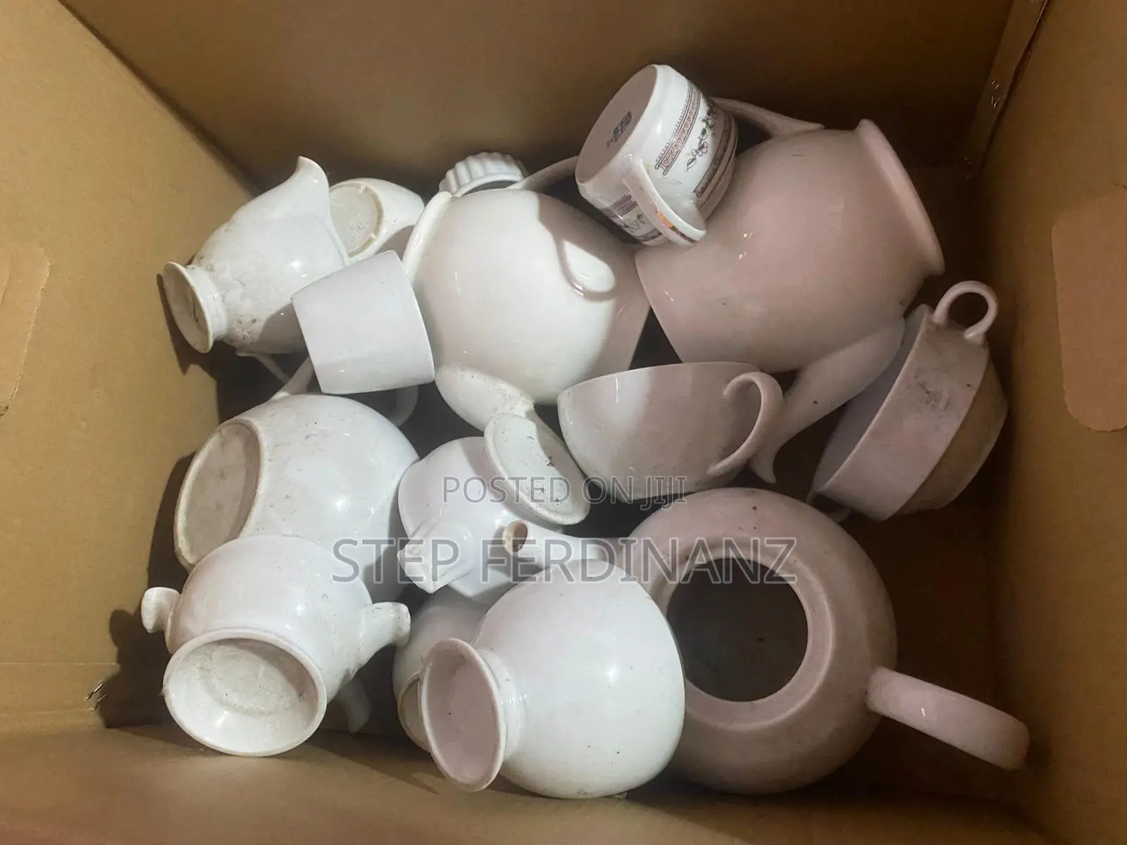 Tea Cups, Sauces, Tea Pots N Etc