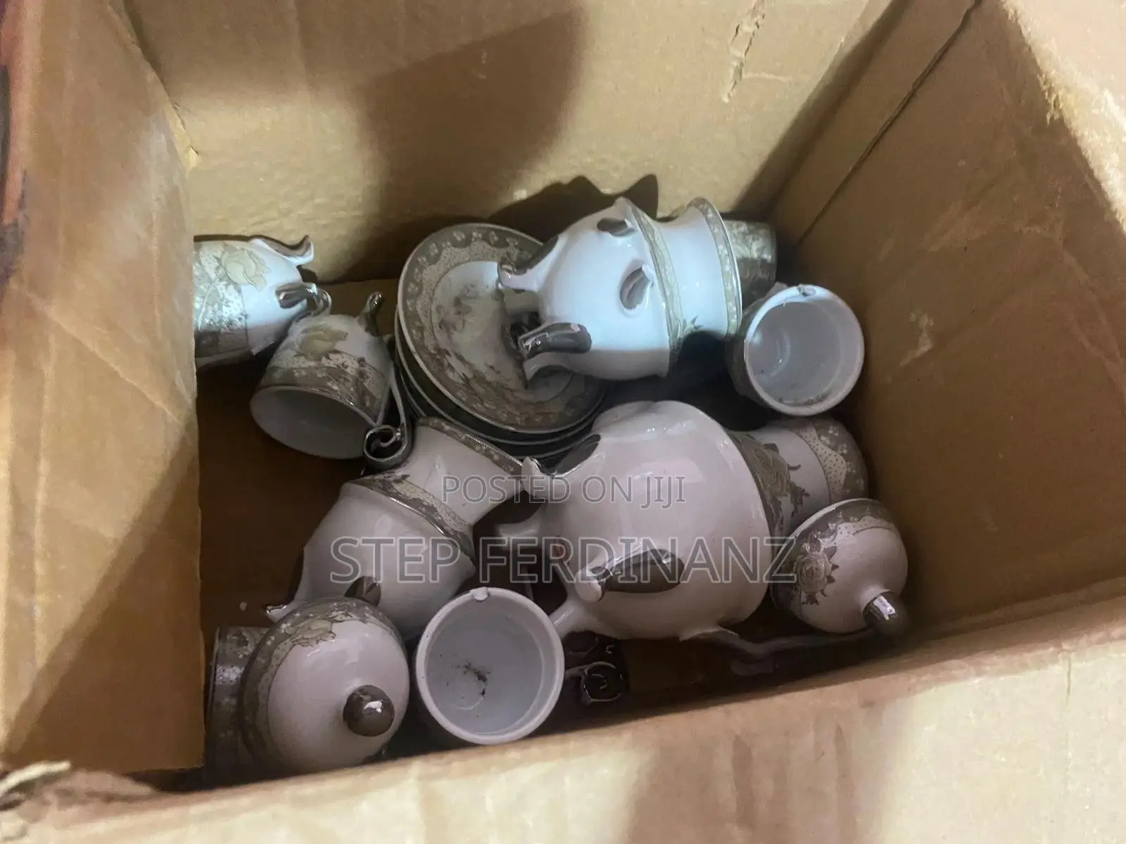 Tea Cups, Sauces, Tea Pots N Etc