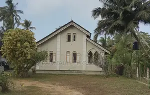 4bdrm House in Wennappuwa for sale