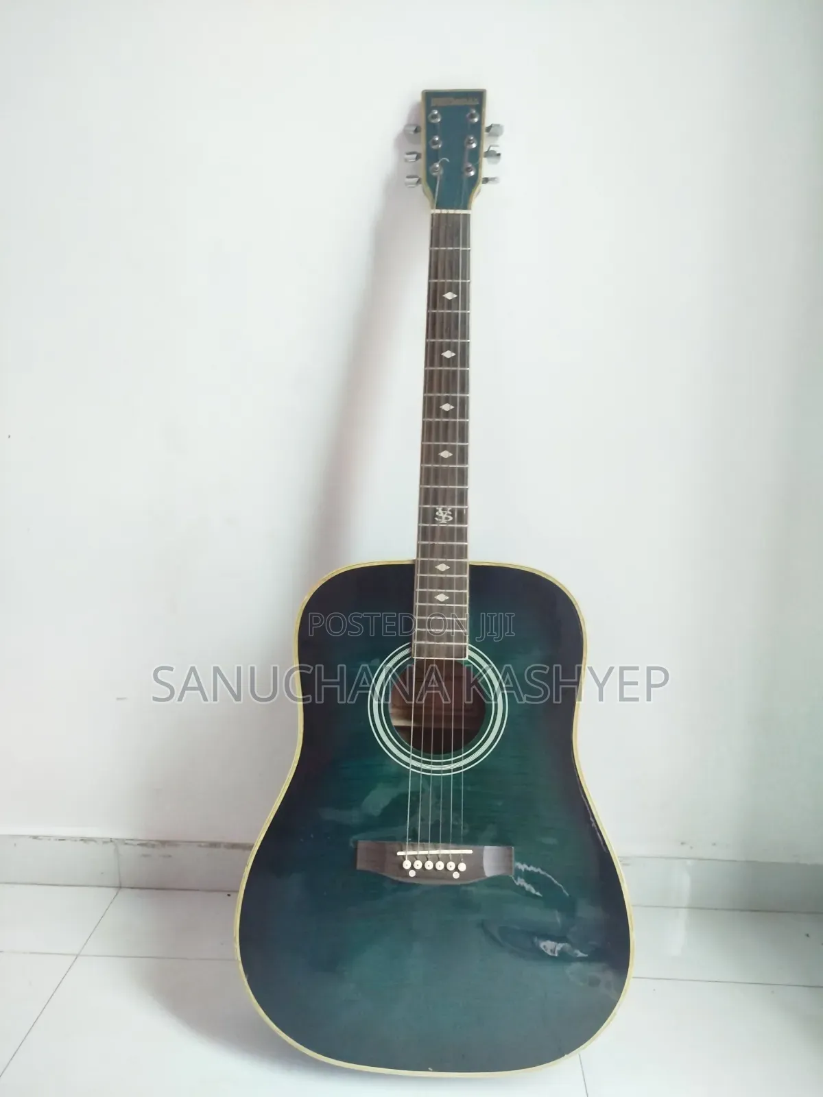 Used Box Guitar