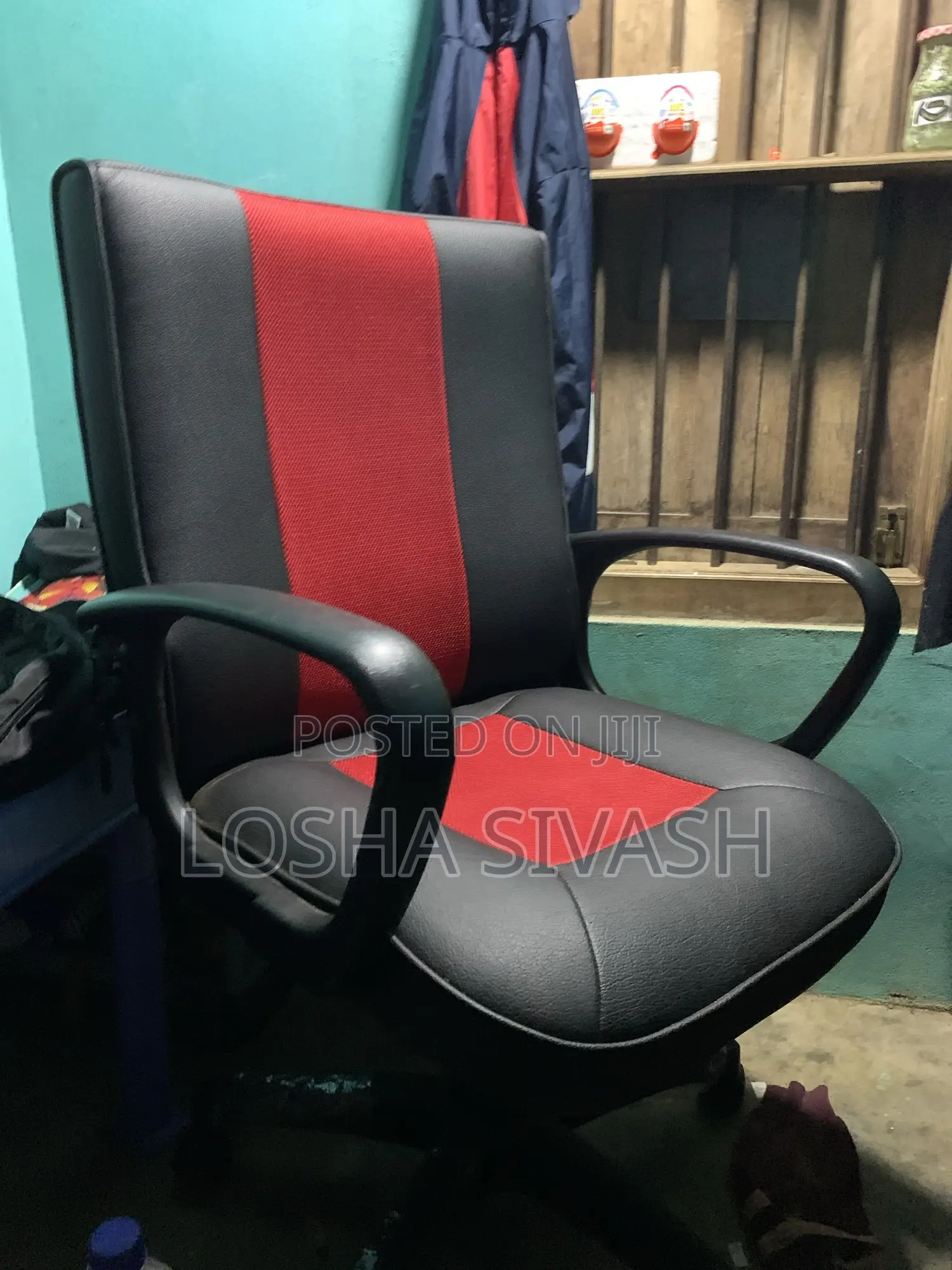 Piyestra Executive Office Chair