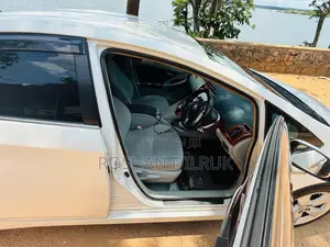 Toyota Prius 2010 Pearl