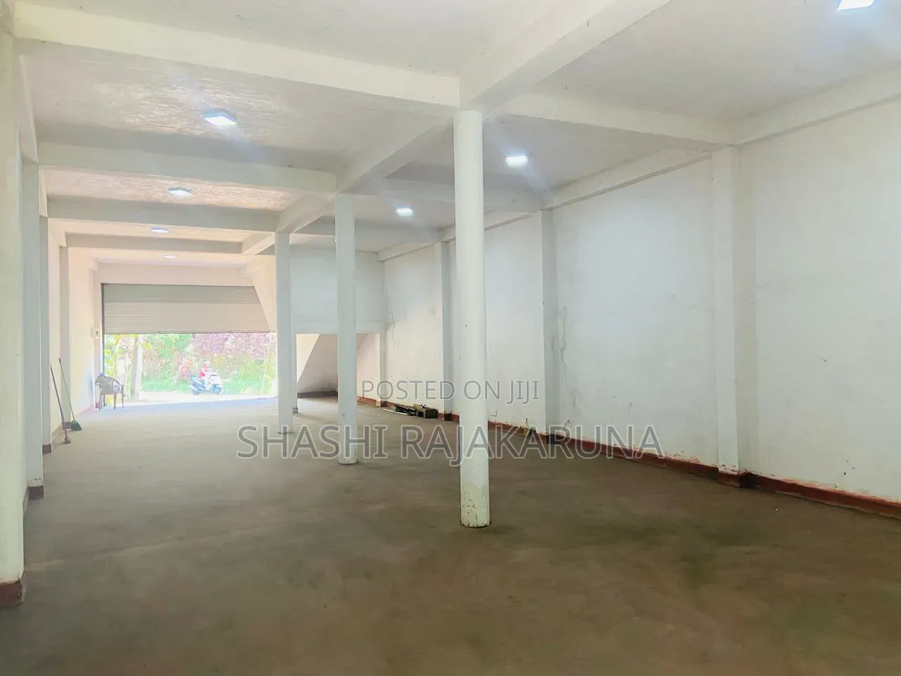 Commercial Building for Sale