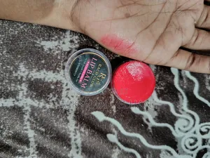 Reddish Pink Lipbalm