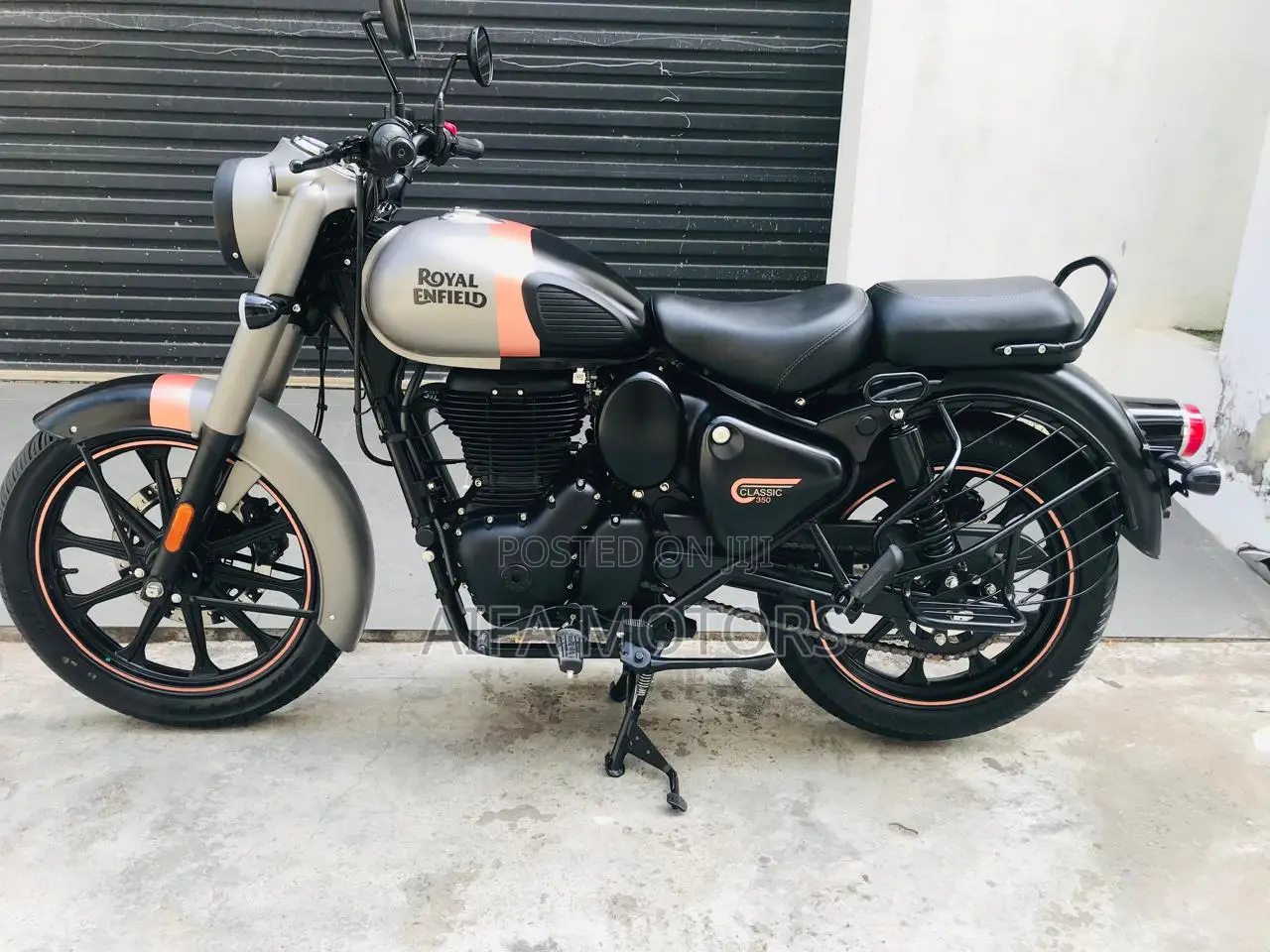 Royal Enfield Classic 350 2026 Gray