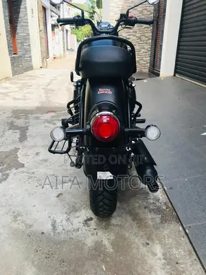 Royal Enfield Classic 350 2026 Gray