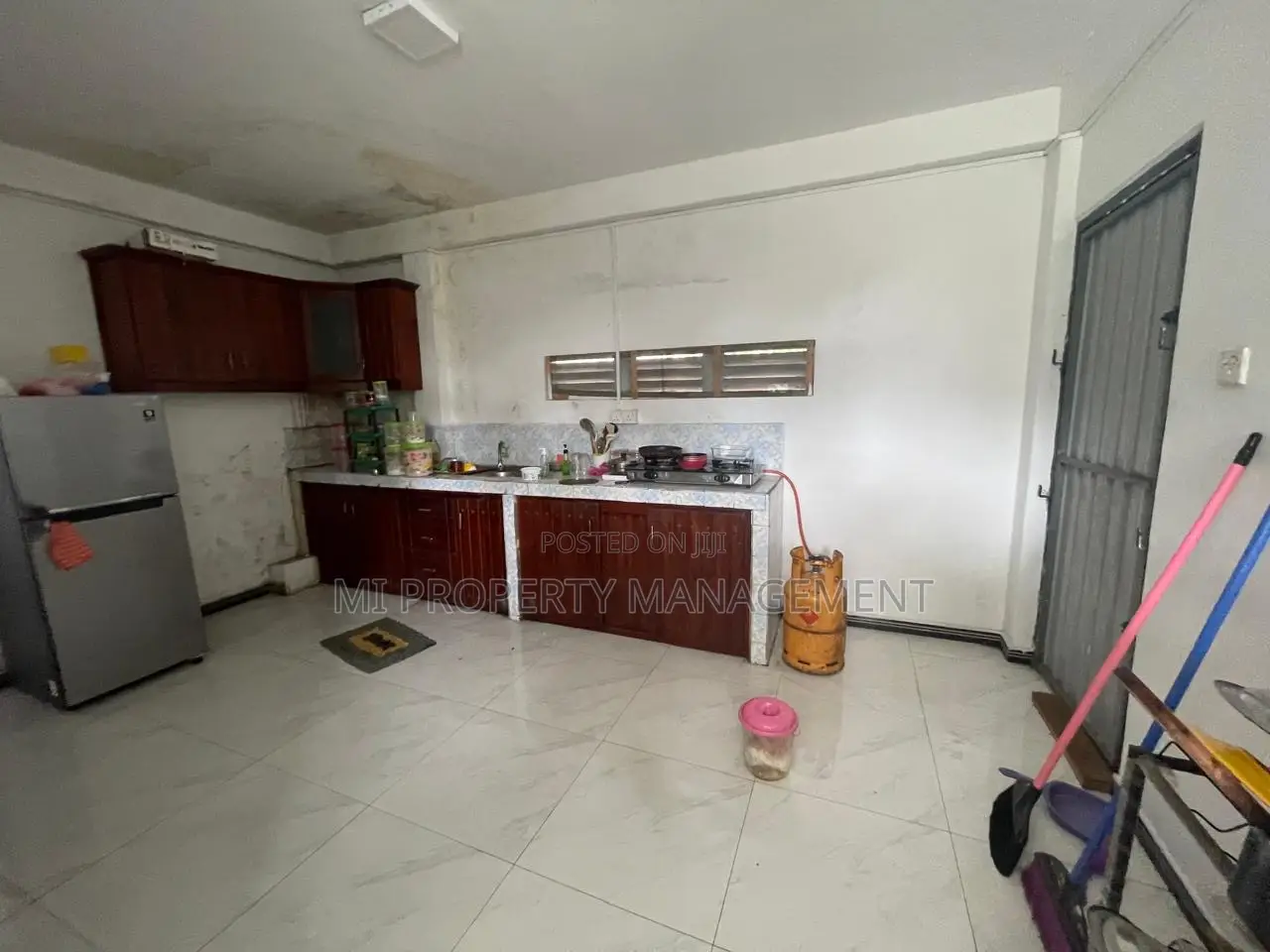 3bdrm House in Mi Properties, Dehiwala for rent
