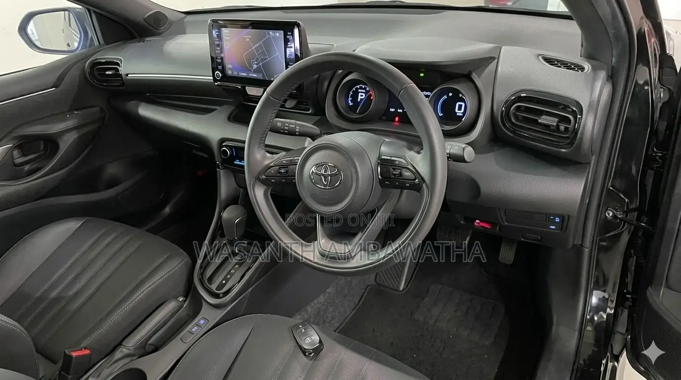 New Toyota Yaris 2023 Black