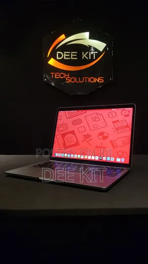 Laptop Apple MacBook Pro 2022 M2 8GB Apple M2 SSD 512GB