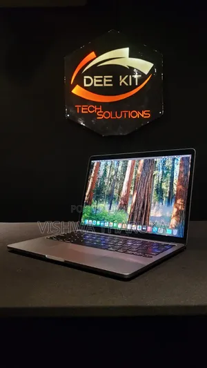 Laptop Apple MacBook Pro 2022 M2 8GB Apple M2 SSD 512GB