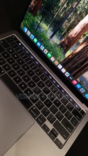 Laptop Apple MacBook Pro 2022 M2 8GB Apple M2 SSD 512GB