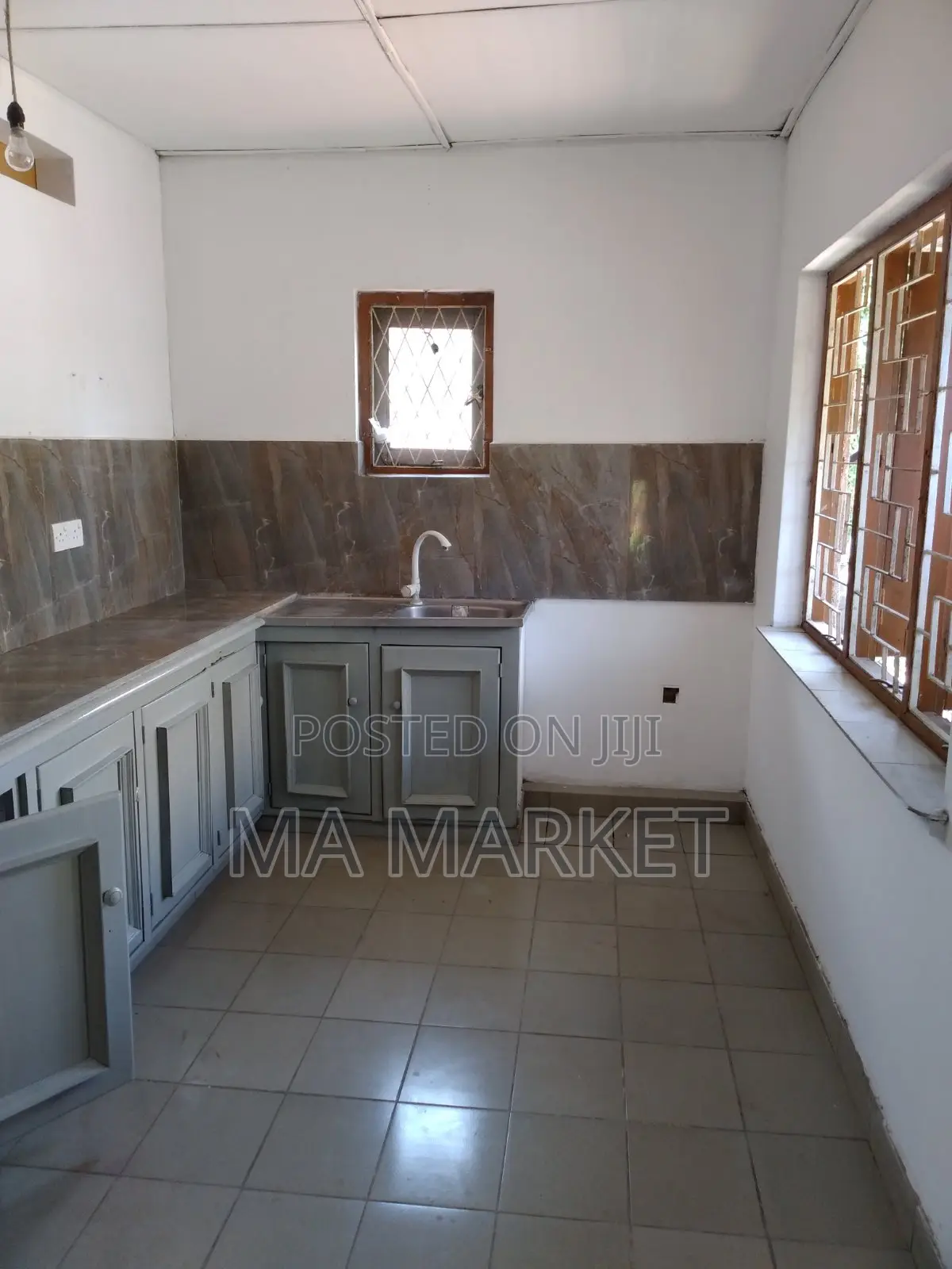 3bdrm House in Upstairs, Kotte for rent