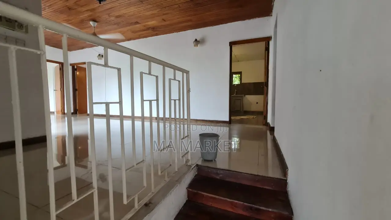 3bdrm House in Upstairs, Kotte for rent