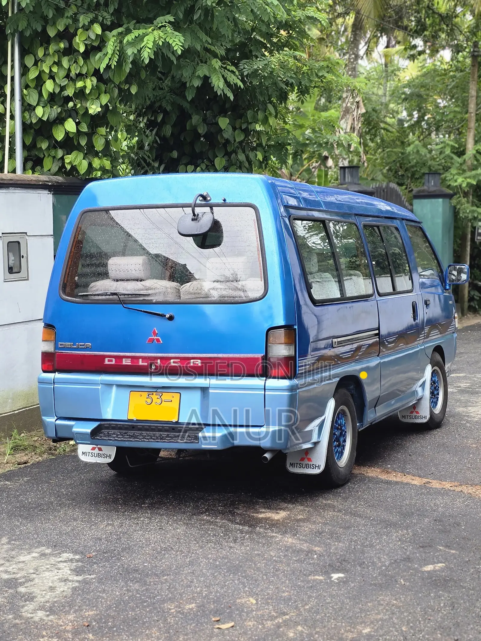 New Mitsubishi L300 1992 Blue
