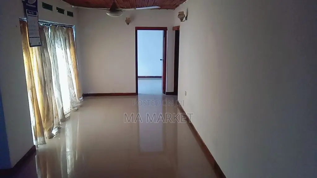 3bdrm House in 3 Bedrooms House, Kotte for rent