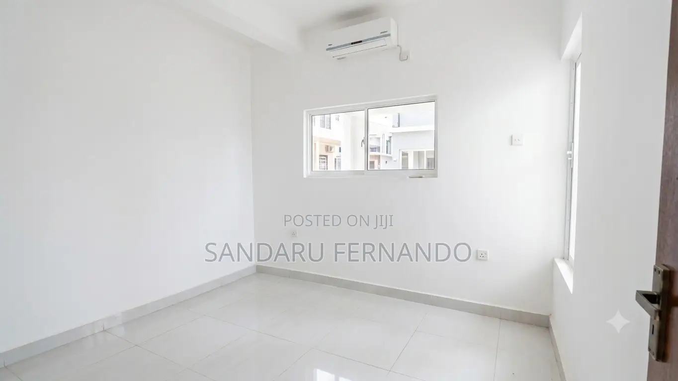 Spacious Commercial Floor for Rent at Udahamulla Station Road, Nugegod