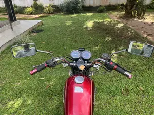 Suzuki GN 125-2 2000 Red