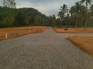 Luxury Land For Sale in Aluthgma