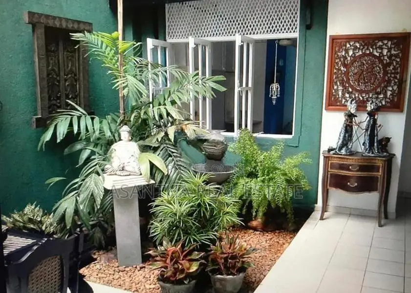(LD165) 02 Story House With 9.5 P for Sale Thalawathugoda